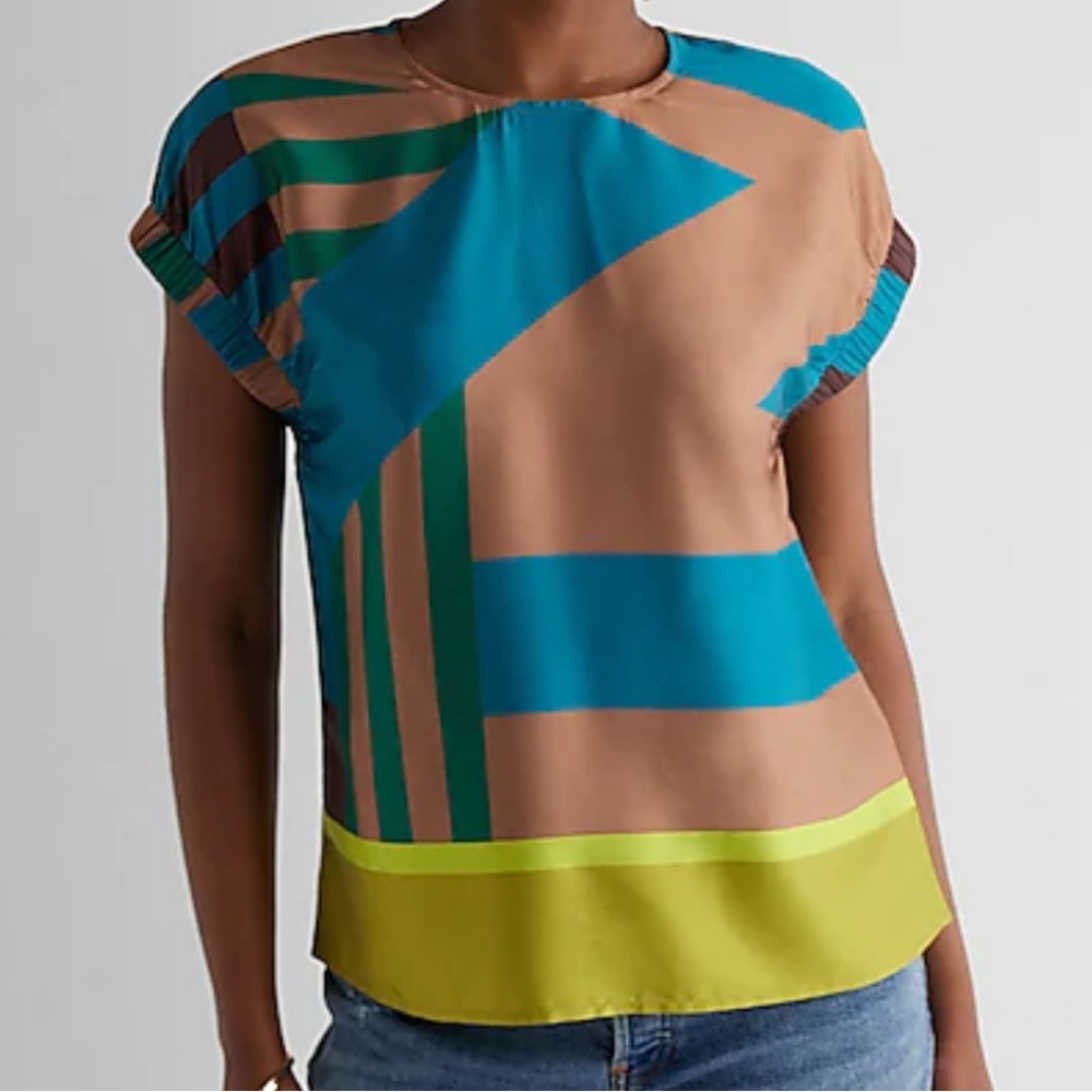 Brand new with tags Express crew neck ruched tee